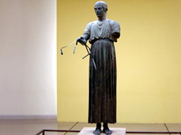 ancient greece - charioteer - delphi museum